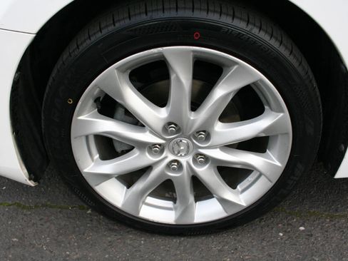 Used 2018 MAZDA MAZDA3 Touring image 25