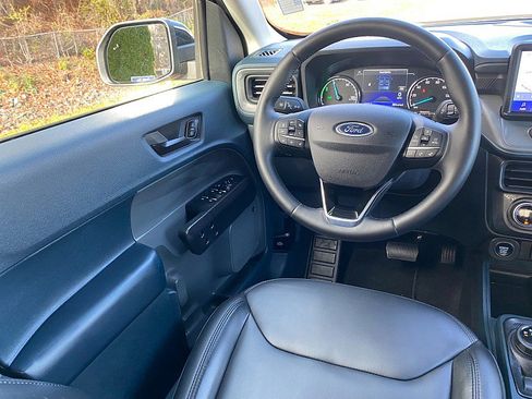 Certified 2024 Ford Maverick Lariat w/ Black Appearance Package image 25