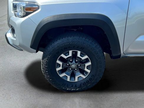 Certified 2022 Toyota Tacoma TRD Off-Road w/ Technology Package AWD/4WD image 26