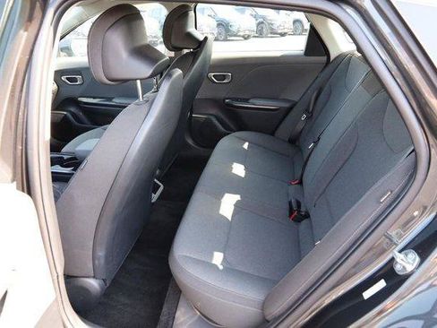 Used 2025 Kia K4 FWD image 8