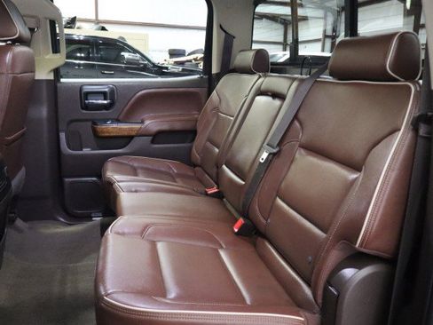 Used 2018 Chevrolet Silverado 1500 High Country AWD/4WD image 9