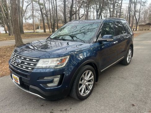 Used 2016 Ford Explorer Limited w/ Equipment Group 301A image 2
