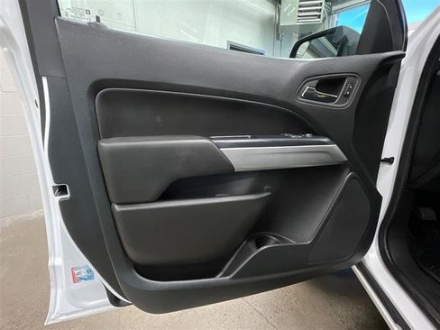 Used 2022 Chevrolet Colorado LT w/ Fleet Safety Package image 9