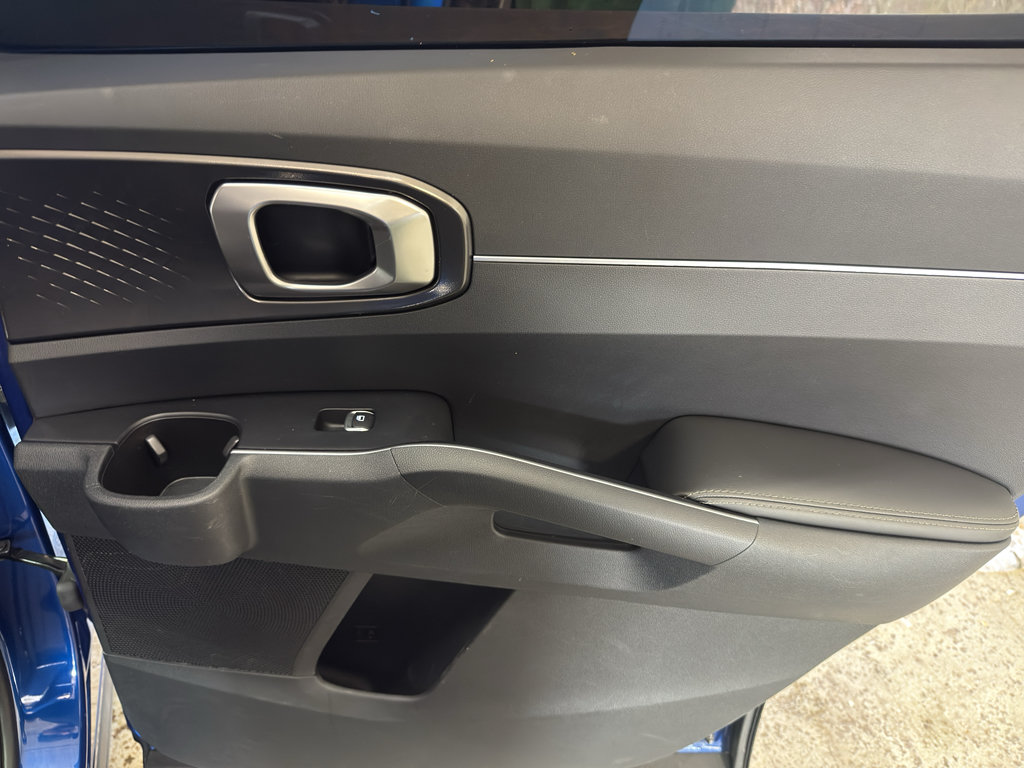 Used 2023 Kia Sorento S w/ Panoramic Sunroof Package FWD image 25
