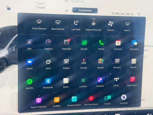 Used 2024 Tesla Model Y Long Range image 21