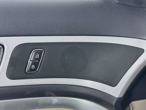 Used 2014 Ford Explorer XLT w/ Equipment Group 202A FWD image 23