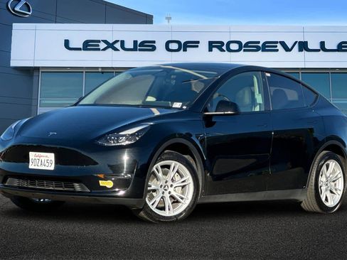 Used 2023 Tesla Model Y Long Range image 1