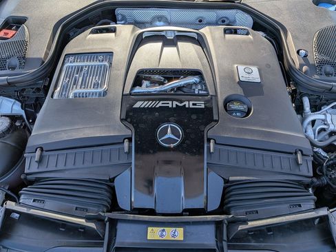Used 2024 Mercedes-Benz AMG GT 63 image 35