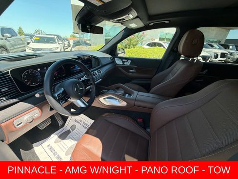 Used 2025 Mercedes-Benz GLS 450 4MATIC image 3