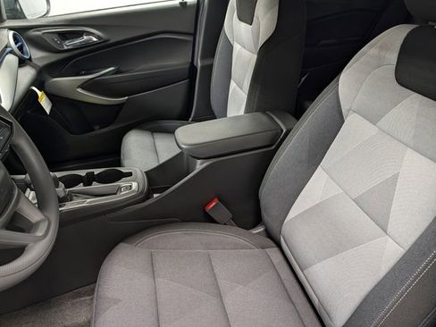 New 2026 Chevrolet Trax LS w/ LS Convenience Package FWD image 9