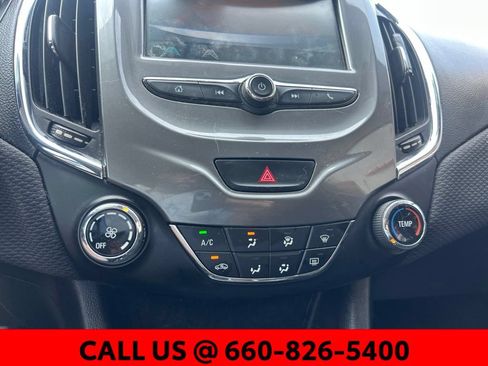 Used 2017 Chevrolet Cruze LT FWD image 14