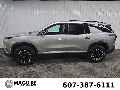 Used 2025 Chevrolet Traverse Z71 AWD/4WD image 5