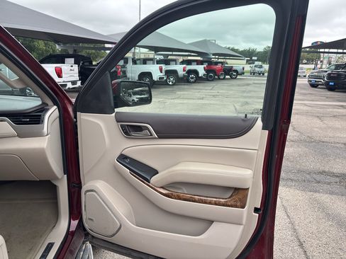 Used 2016 GMC Yukon Denali w/ Open Road Package AWD/4WD image 13