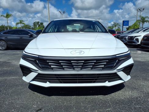 New 2025 Hyundai Elantra SEL image 2