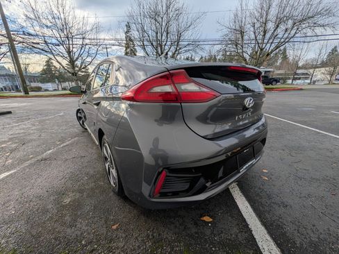 Used 2017 Hyundai Ioniq SEL image 3