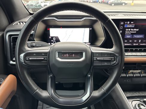 Used 2024 GMC Canyon AT4 w/ Technology Package image 7