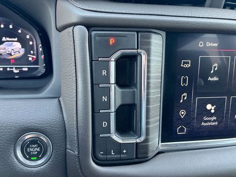 Used 2022 GMC Yukon XL Denali image 16