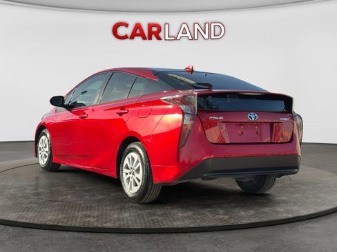 Used 2017 Toyota Prius Two FWD image 4