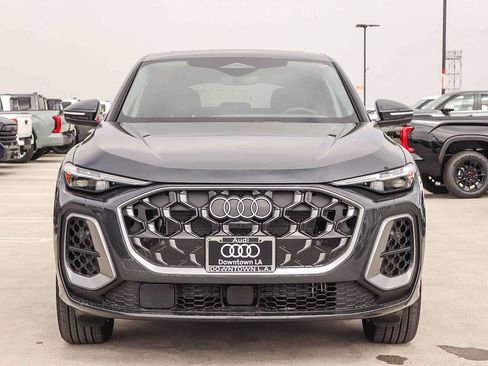 Used 2025 Audi Q5 Premium Plus w/ Premium Plus AWD/4WD image 2