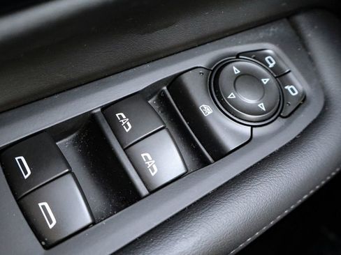 Used 2025 Chevrolet Tahoe LT image 9