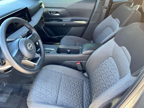 Certified 2025 Nissan Kicks SV image 17