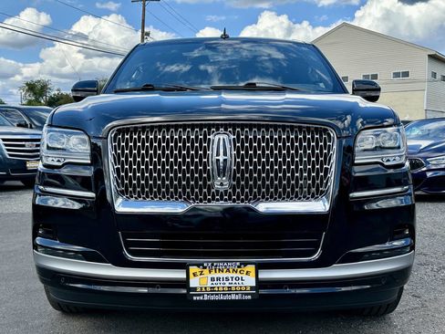 Used 2022 Lincoln Navigator Reserve image 2