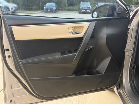 Used 2014 Toyota Corolla LE FWD image 23