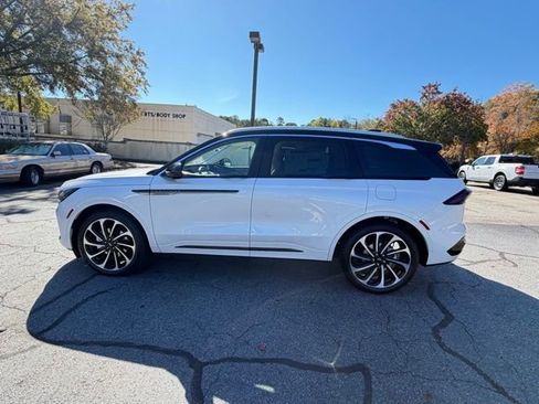 New 2026 Lincoln Nautilus Black Label image 4