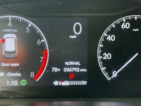 Used 2024 Honda Pilot Touring image 12