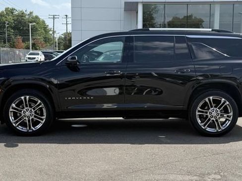 Used 2026 Chevrolet Traverse High Country AWD/4WD image 40