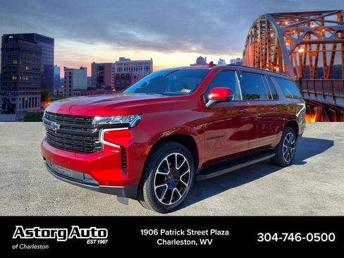 Used 2023 Chevrolet Suburban RST w/ Luxury Package image 7