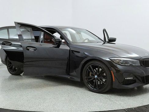 Used 2022 BMW 330i Sedan w/ M Sport Package image 12