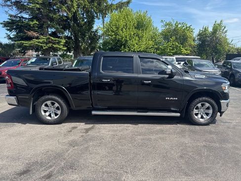 Used 2022 RAM 1500 Laramie AWD/4WD image 9