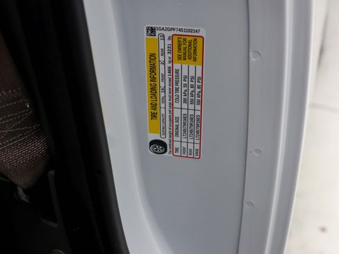 Used 2025 Chevrolet Express 3500 LT w/ LT Preferred Equipment Group RWD image 34