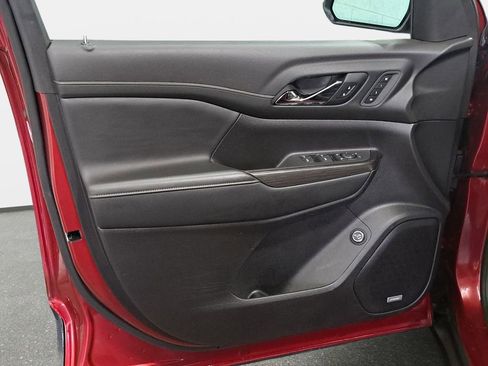 Used 2022 GMC Acadia SLT w/ Elevation Edition image 30