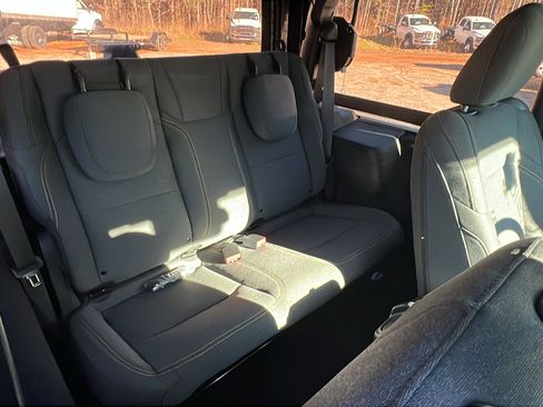 Used 2024 Jeep Wrangler Sport S image 20