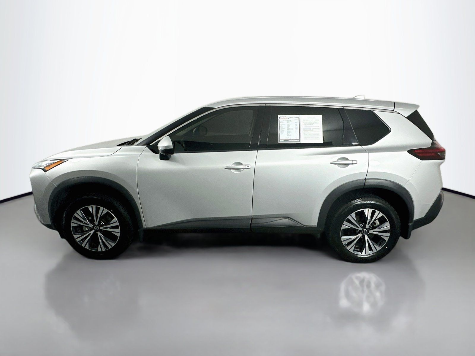 Used 2021 Nissan Rogue SV AWD/4WD image 4