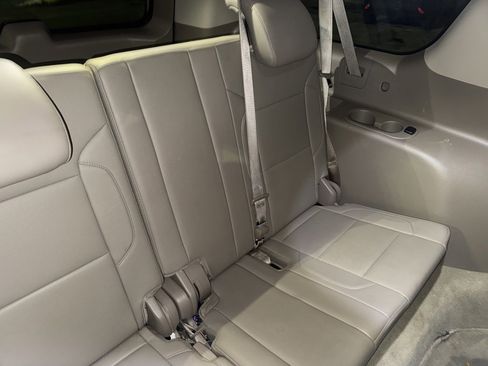 Used 2016 GMC Yukon XL SLT w/ Open Road Package image 9