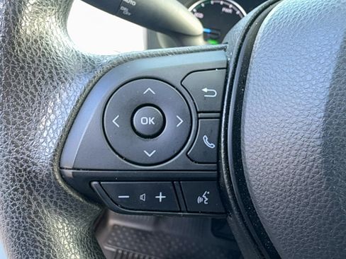 Used 2022 Toyota RAV4 XLE image 24