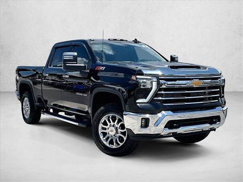 Used 2025 Chevrolet Silverado 3500 LTZ w/ LTZ Plus Package AWD/4WD image 12