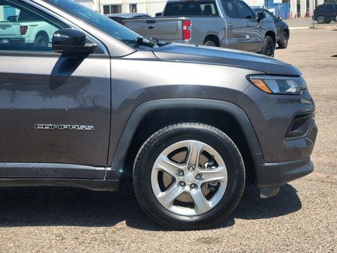 Used 2024 Jeep Compass Latitude AWD/4WD image 6