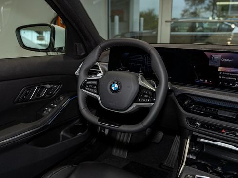 Used 2025 BMW 330i xDrive Sedan w/ Convenience Package AWD/4WD image 39