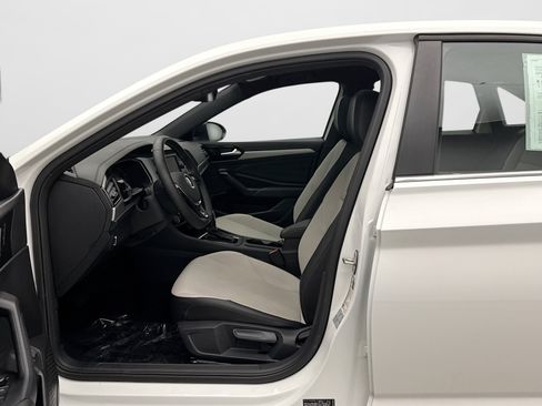 Used 2021 Volkswagen Jetta R-Line FWD image 11