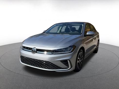 Used 2025 Volkswagen Jetta SE image 7