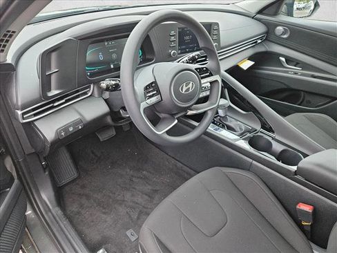 New 2026 Hyundai Elantra Hybrid FWD image 3
