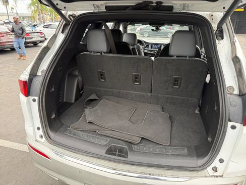 Used 2024 Buick Enclave Premium image 22