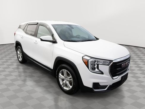 Certified 2022 GMC Terrain SLE FWD image 2
