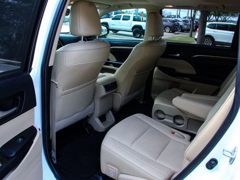 Used 2019 Toyota Highlander Limited image 37