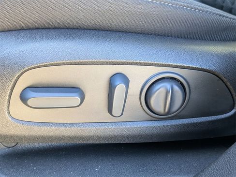 Used 2022 Chevrolet Blazer LT image 13