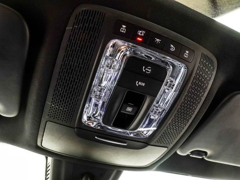 Used 2020 Mercedes-Benz GLB 250 image 38